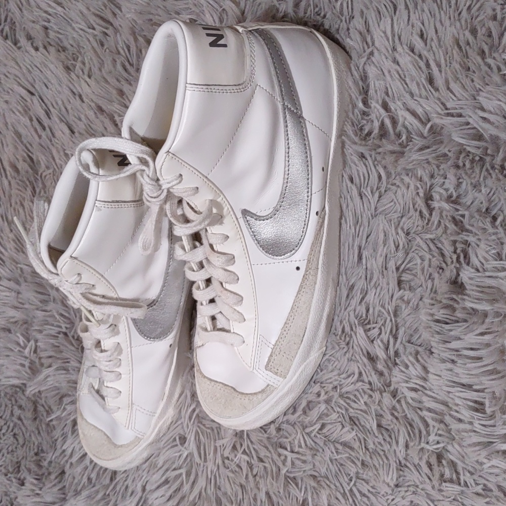 Nike Blazer Mid '77 Vintage Womens Size 10.5 Sneakers White